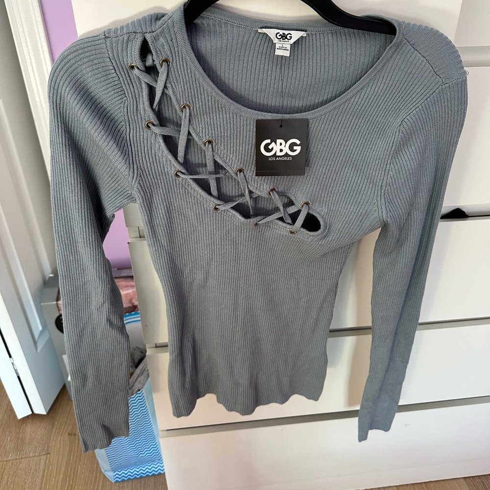 Cute blue long sleeved sweater/top